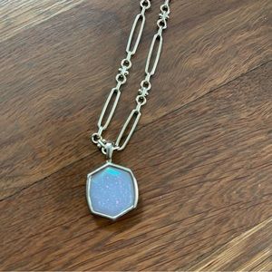 Kendra Scott necklace